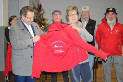 L'Éclaireur : De nouveaux blousons aux couleurs de la Rando Caouaise